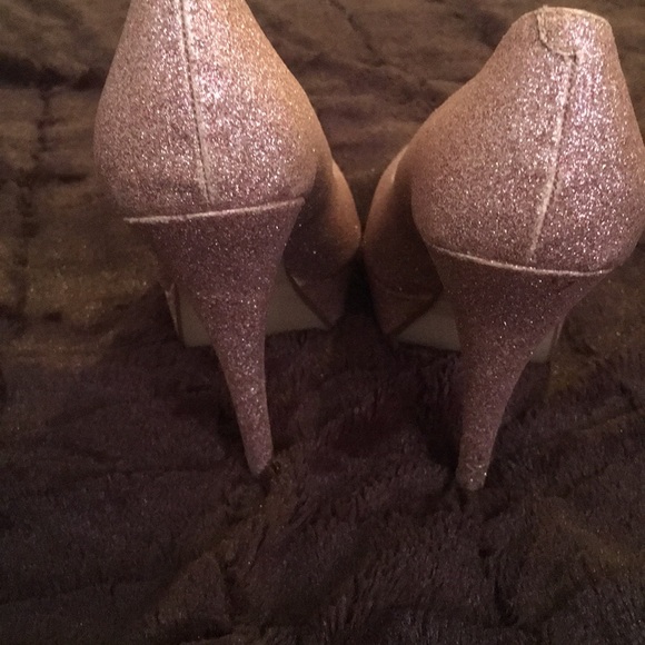 Heels - Picture 2 of 3